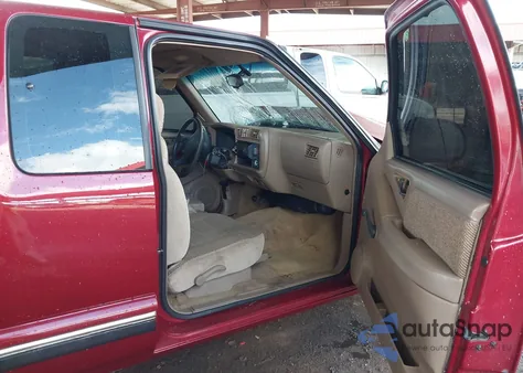 1997 Chevrolet S-10 Ls Sportside z USA, uszkodzony, nr VIN 1GCCS19X1V8114210